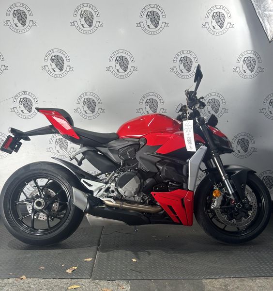 2024 Ducati STREETFIGHTER V2