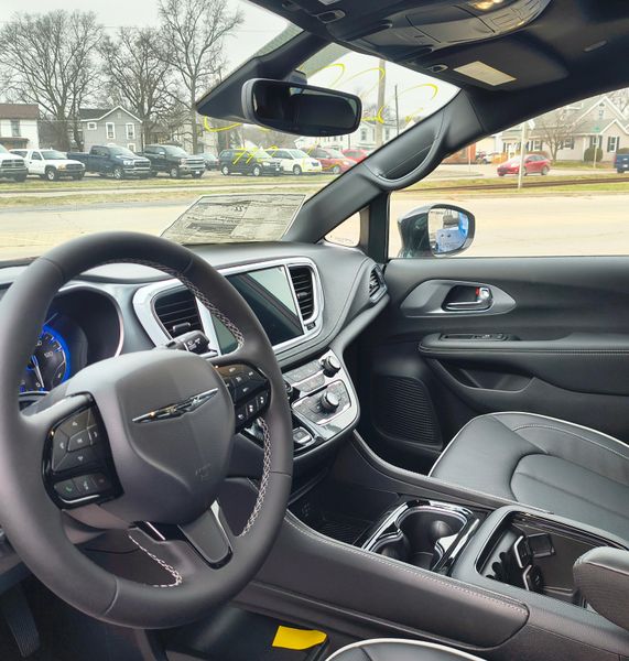 New 2026 Chrysler Pacifica LimitedImage 7