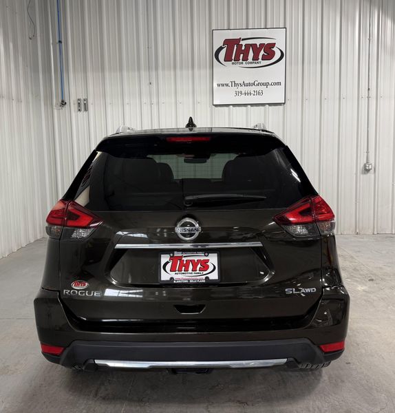 Used 2017 Nissan Rogue SLImage 4