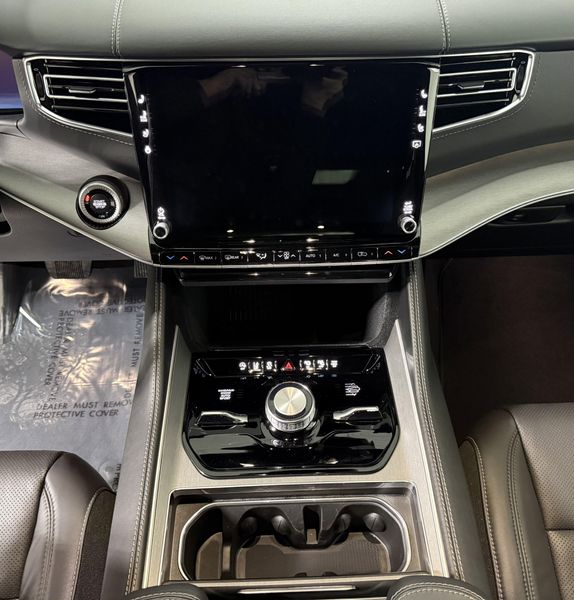 2026 Jeep Grand Wagoneer Limited Reserve 4x4Image 24