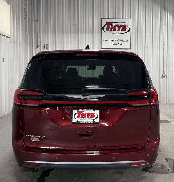 2023 Chrysler Pacifica Touring L photo 4