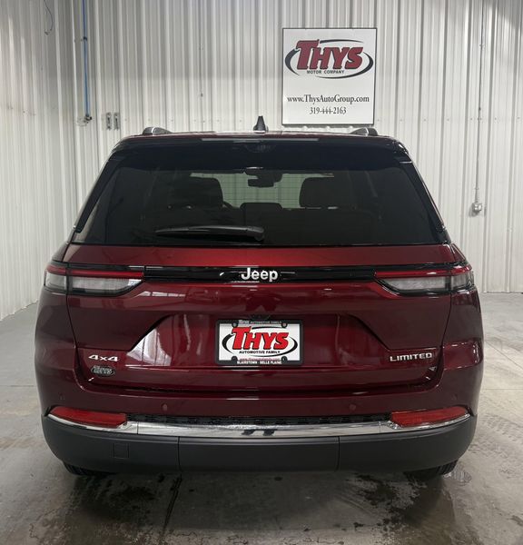 New 2025 Jeep Grand Cherokee Limited 4x4Image 4