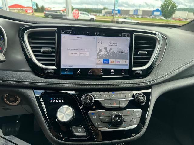 2025 Chrysler Pacifica Select - Photo 24