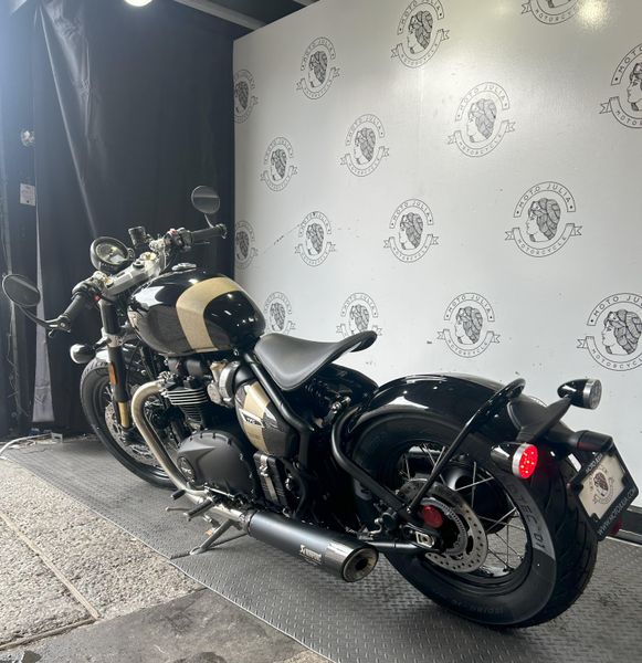 2025 Triumph BONNEVILLE BOBBER TFC 
