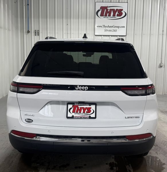 New 2025 Jeep Grand Cherokee Limited 4x4Image 4