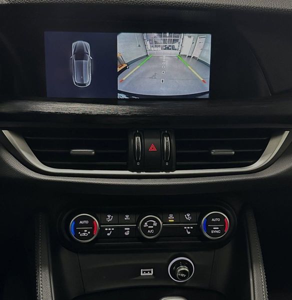 2021 Alfa Romeo Stelvio Sprint AWD w/Sunroof & SoundImage 23