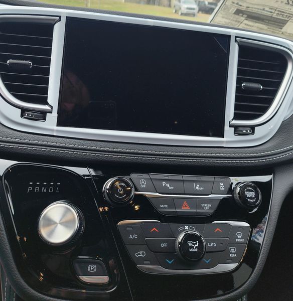 New 2026 Chrysler Pacifica LimitedImage 11