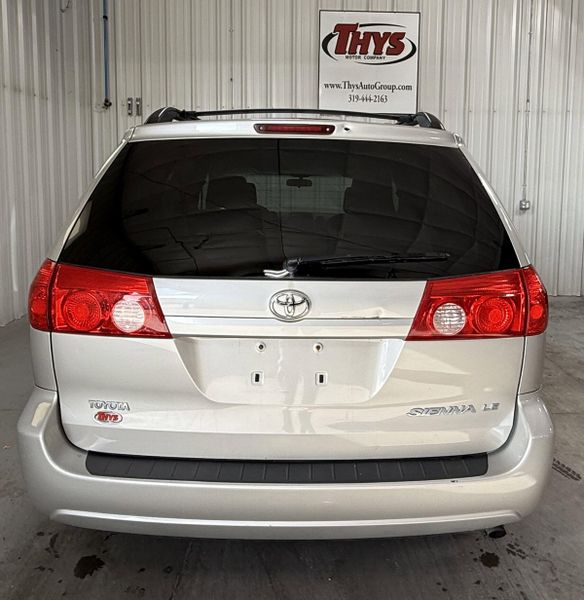 Used 2008 Toyota Sienna LEImage 4