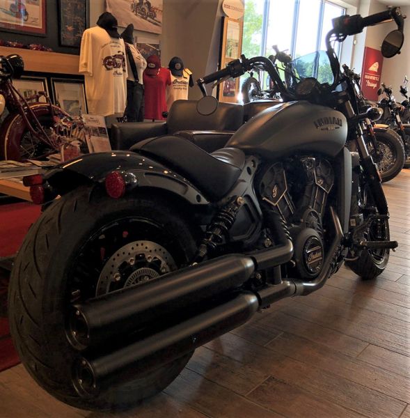 2023 Indian Motorcycle Scout RogueImage 3