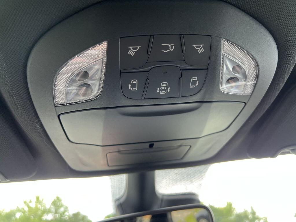 2026 Chrysler Pacifica Select - Photo 15