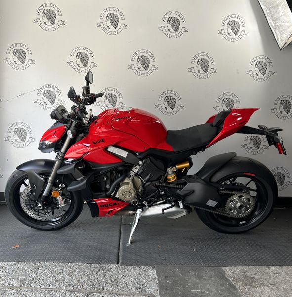 2024 Ducati STREETFIGHTER V4