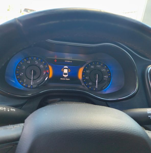 Used 2015 Chrysler 200 Image 10