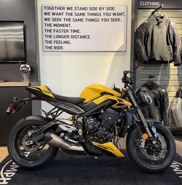 2025 Triumph Street Triple 765 RS - COSMIC YELLOW