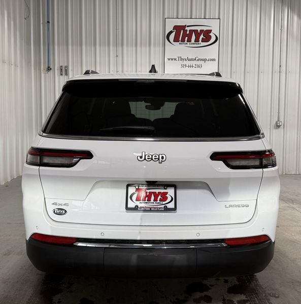 Used 2024 Jeep Grand Cherokee L LaredoImage 4