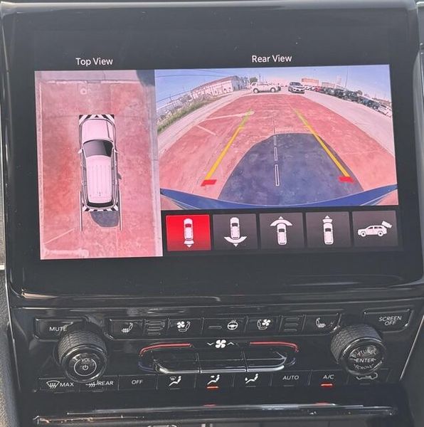 New 2025 Jeep Grand Cherokee Overland 4x4Image 16