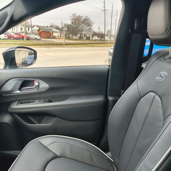 New 2026 Chrysler Pacifica LimitedImage 13