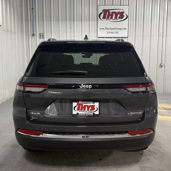 New 2025 Jeep Grand Cherokee Limited 4x4Image 4