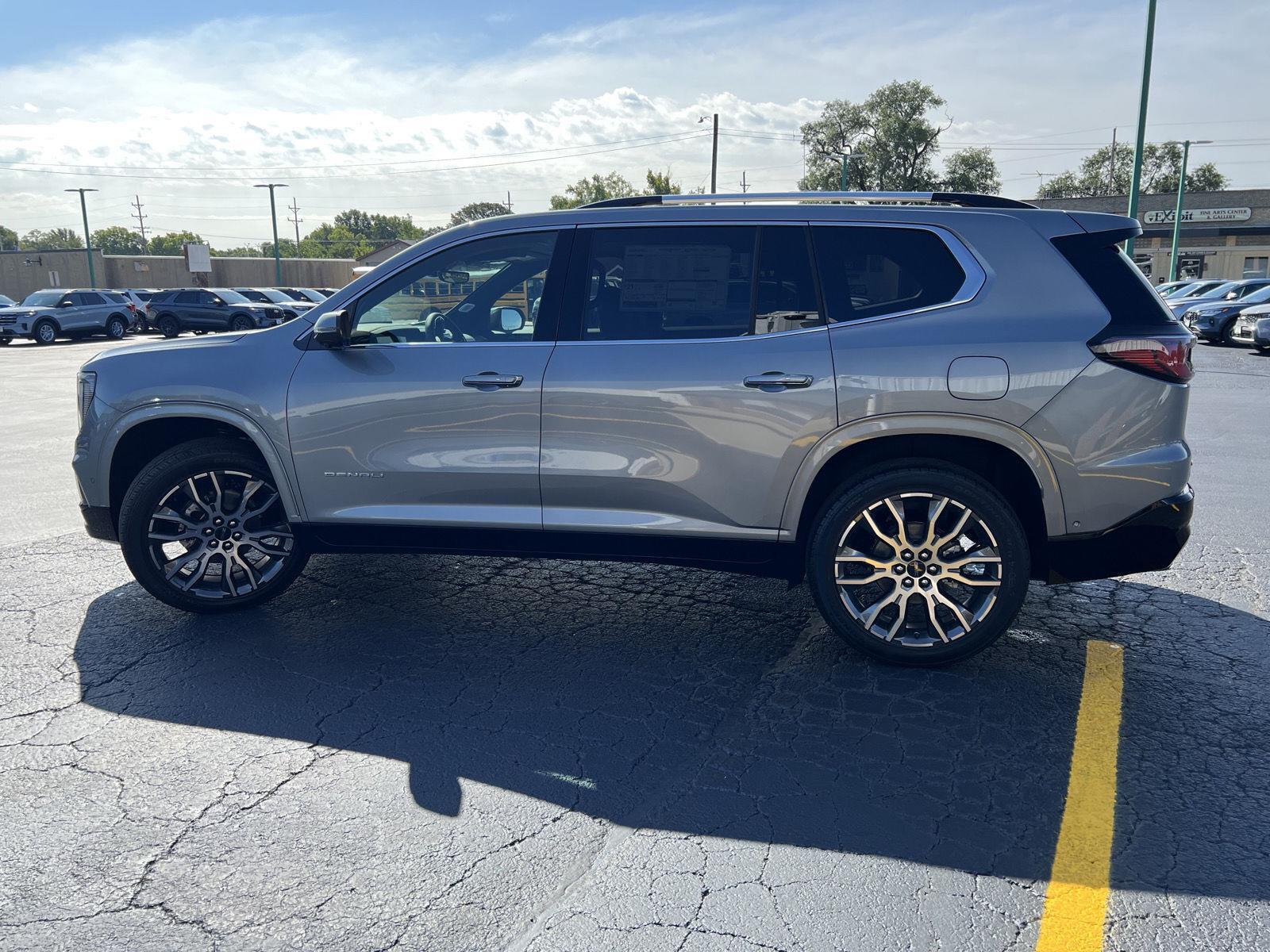 2027 GMC Acadia Denali Ultimate - Photo 10