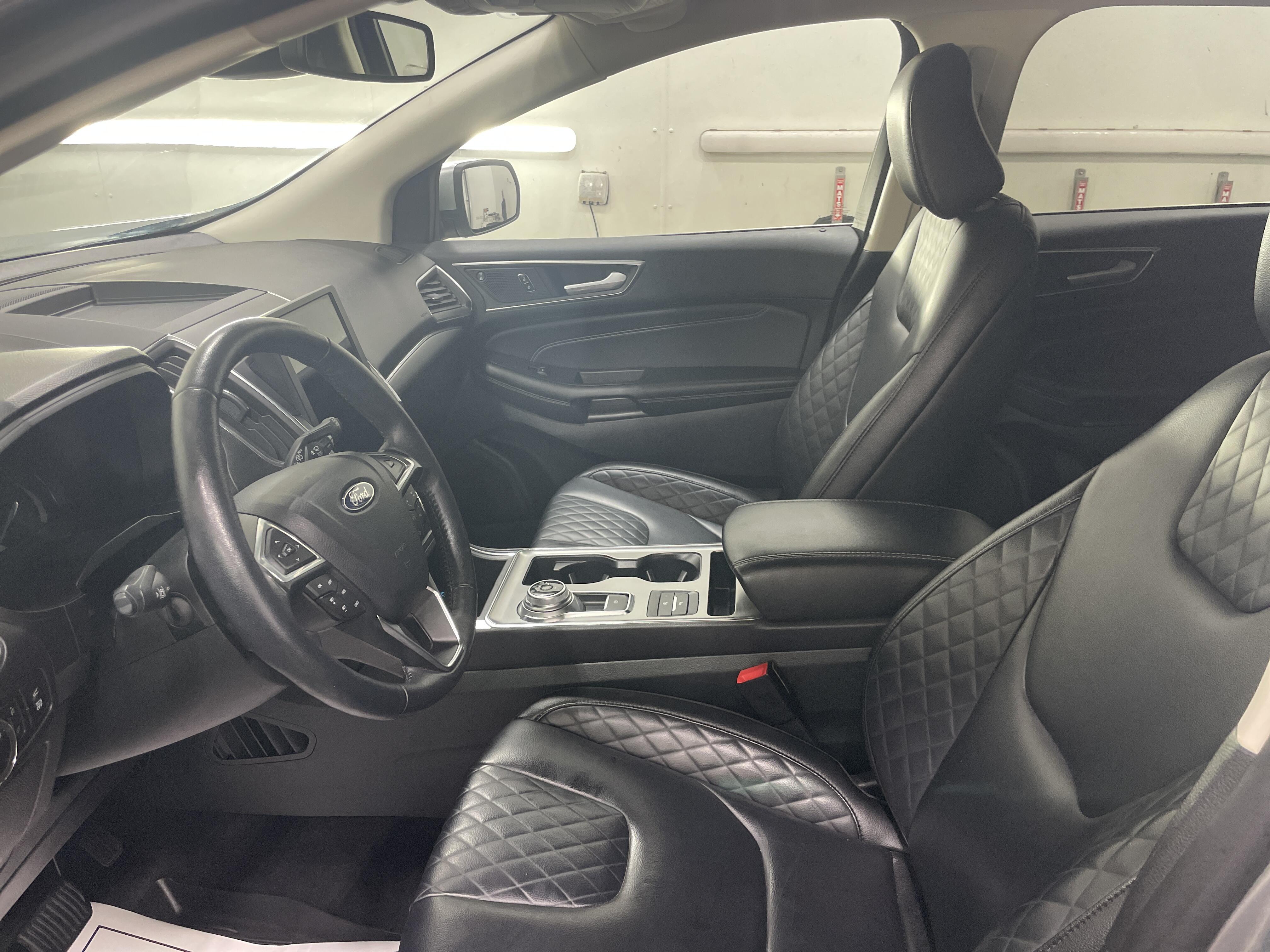 2024 Ford Edge Titanium - Photo 9