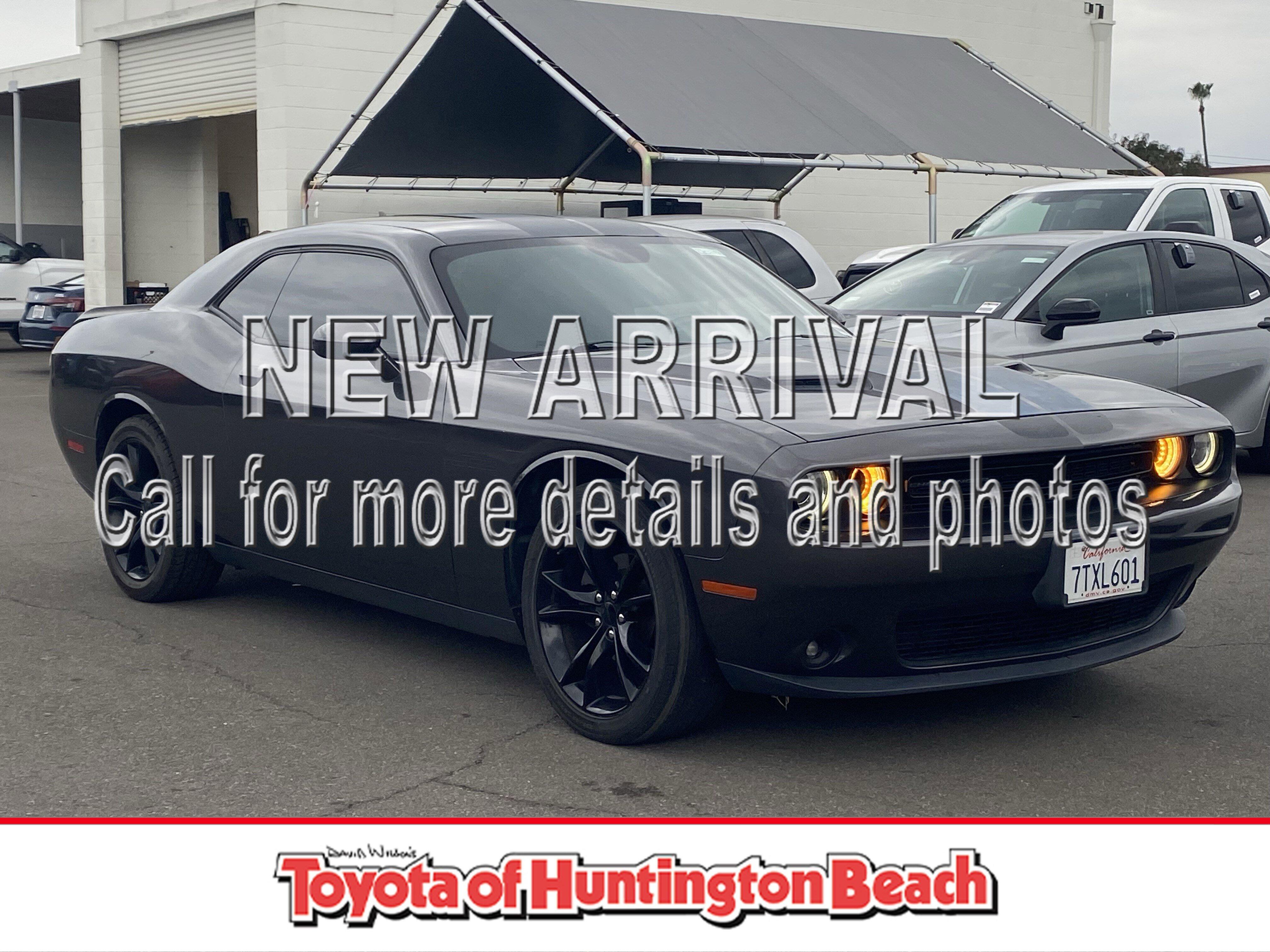 2016 Dodge Challenger SXT's photo