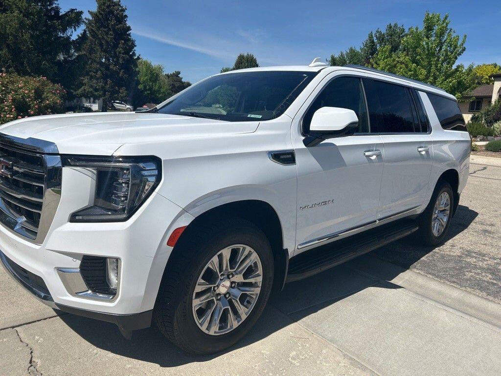2023 GMC Yukon SLT 4X4's photo