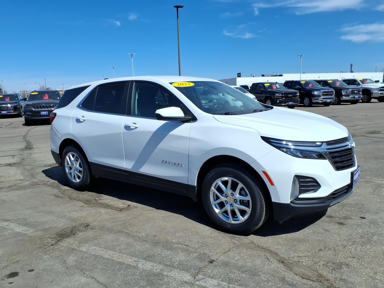 Used 2022 Chevrolet Equinox LT with VIN 3GNAXUEV5NL235975 for sale in Mankato, Minnesota