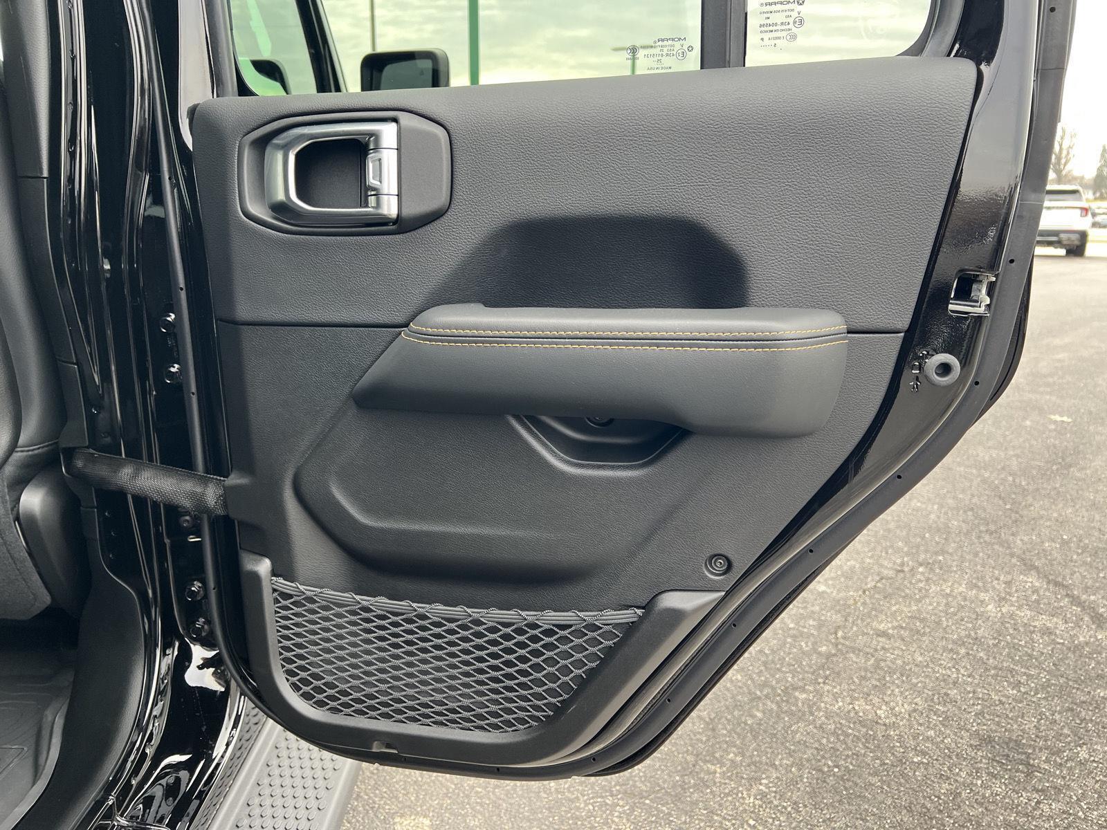 2026 Jeep Wrangler 4-Door Sahara - Photo 19