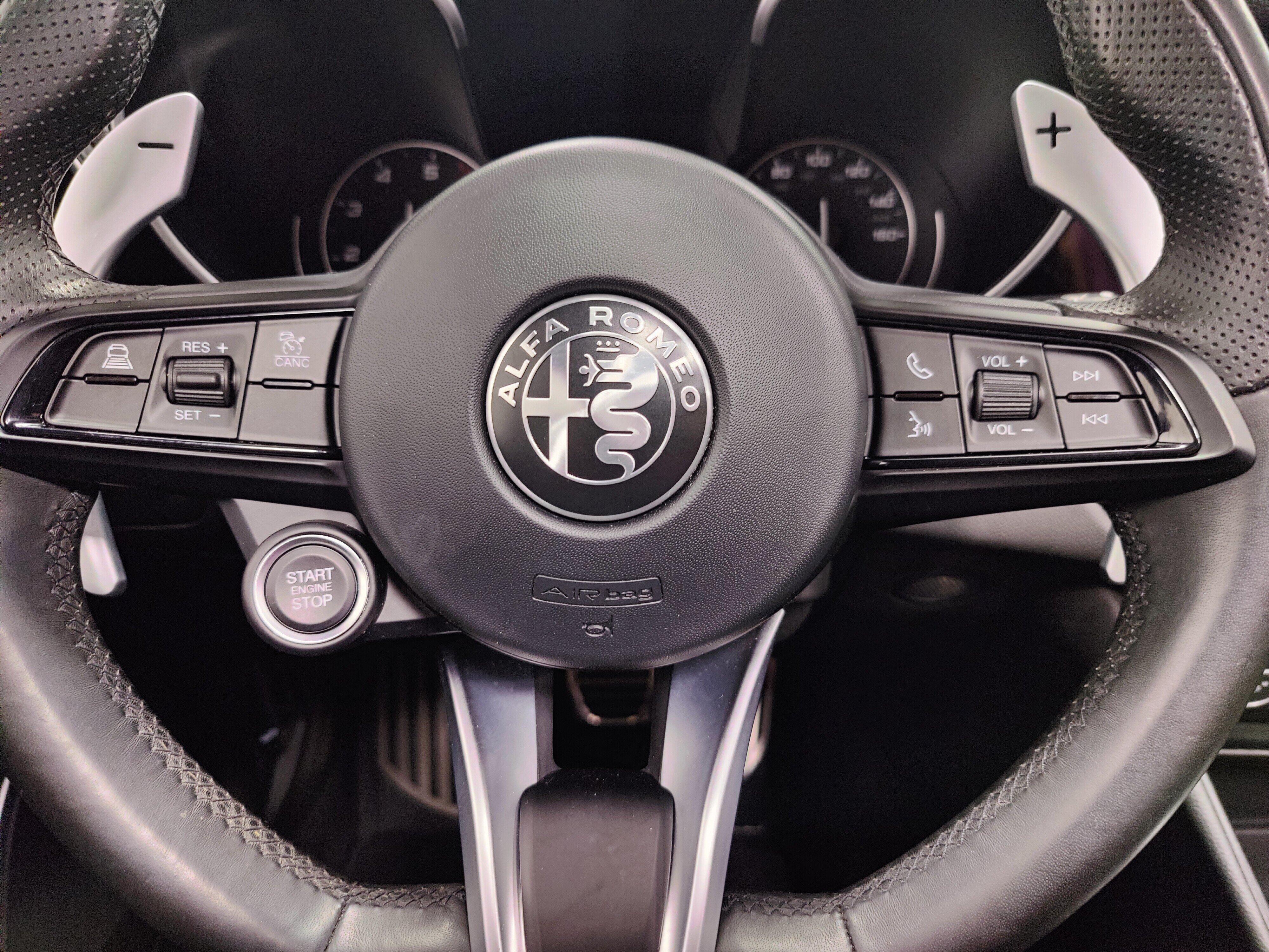 2022 Alfa Romeo Giulia Ti Veloce - Photo 28