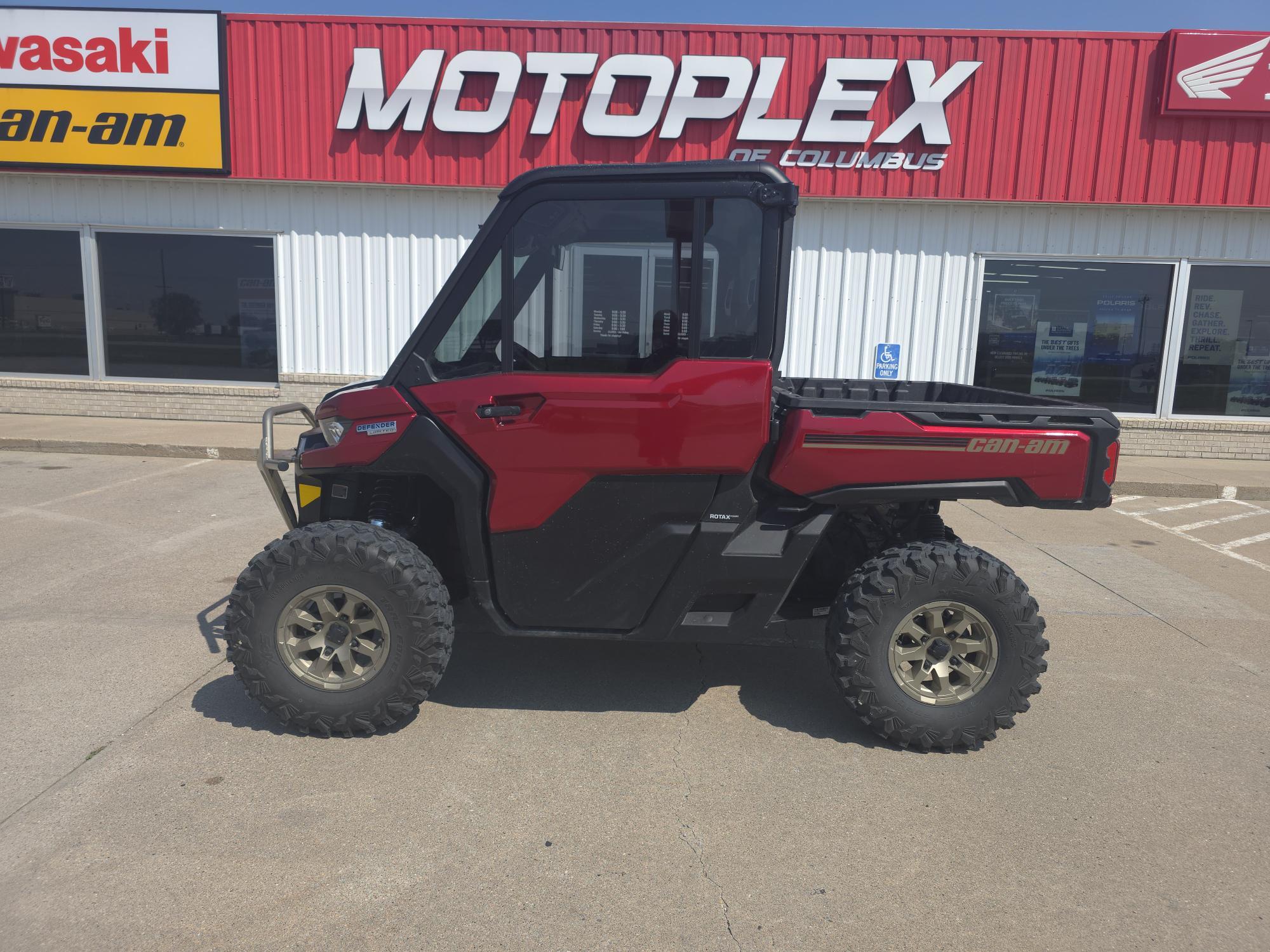 2025 Can-Am Defender LIMITED CAB HD10