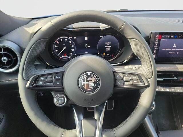 2025 Alfa Romeo Tonale Base - Photo 11