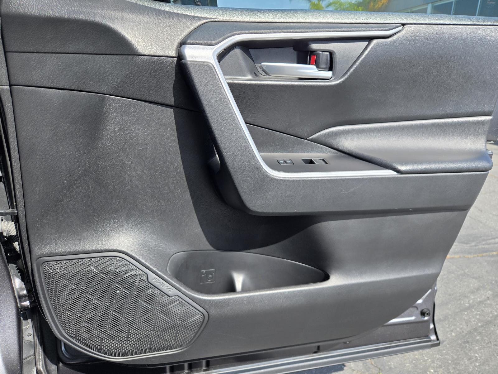 2023 Toyota RAV4 XLE - Photo 35