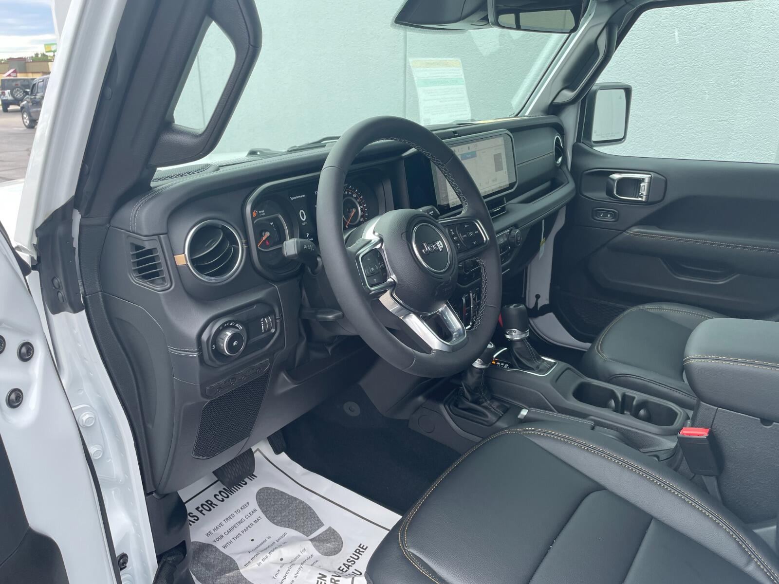 2025 Jeep Wrangler 4-Door Sahara - Photo 10