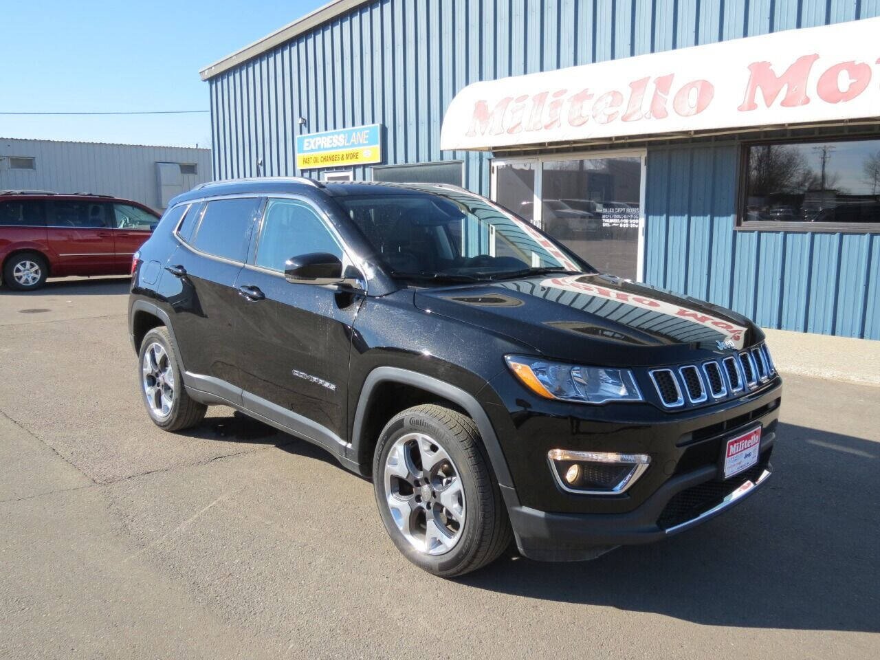 Used 2019 Jeep Compass Limited with VIN 3C4NJDCB7KT659707 for sale in Fairmont, Minnesota