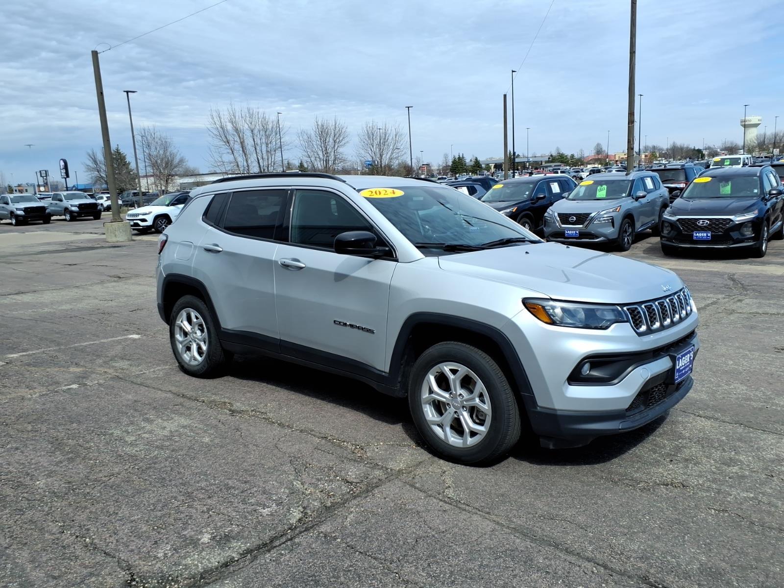 Used 2024 Jeep Compass Latitude with VIN 3C4NJDBN3RT116988 for sale in Mankato, Minnesota