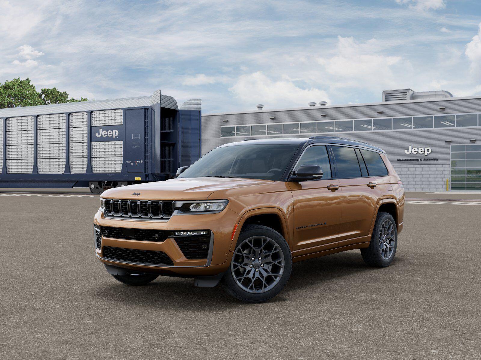 2026 Jeep Grand Cherokee L Summit 4x4's photo