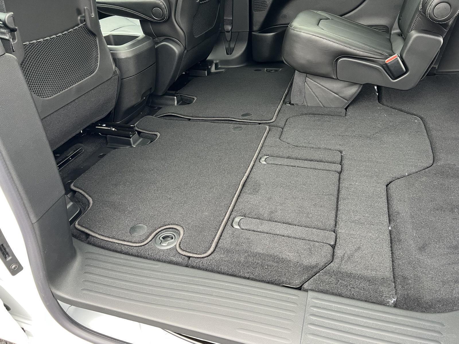 2026 Chrysler Pacifica Select - Photo 54