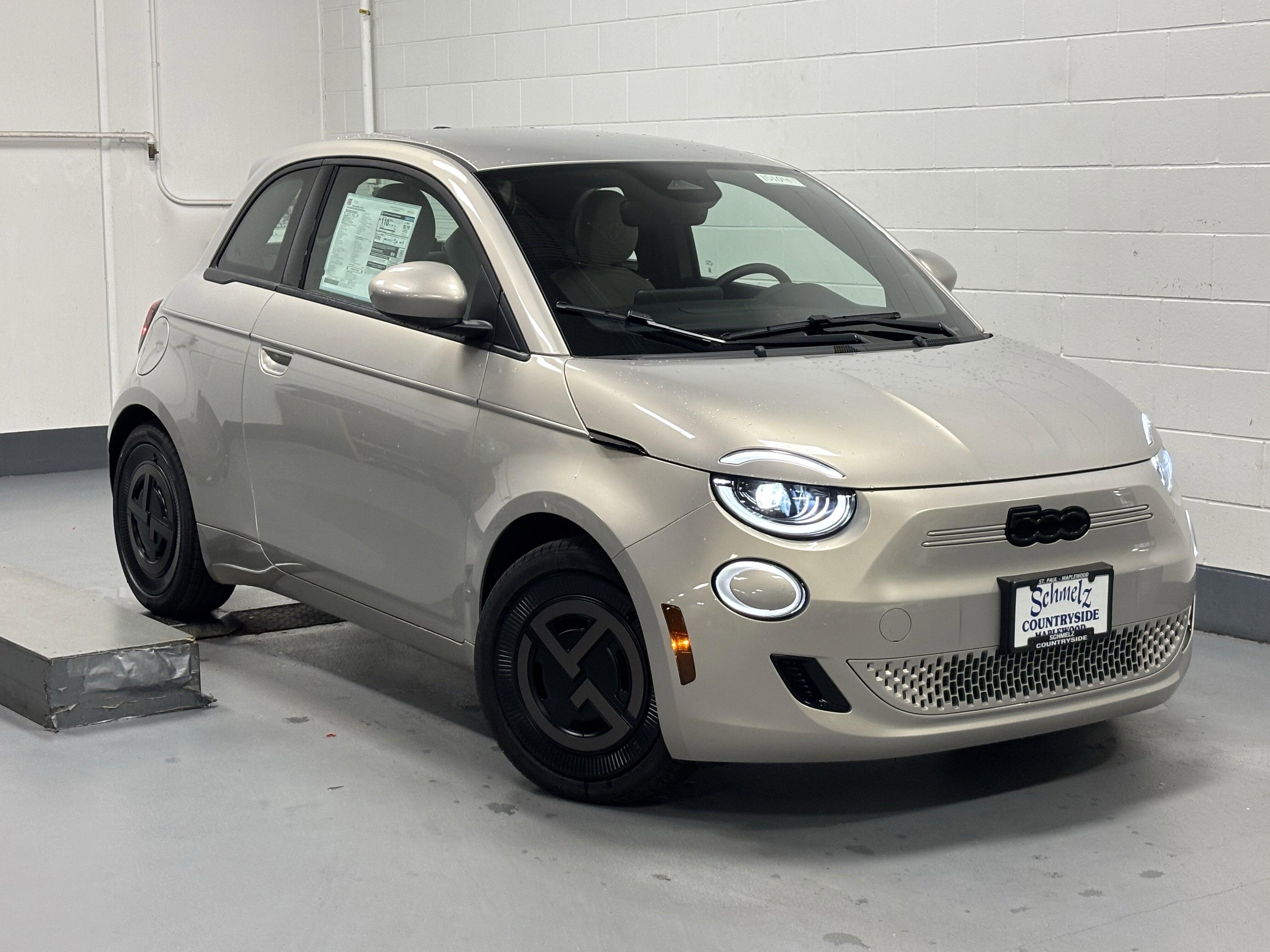 2025 FIAT 500e Base