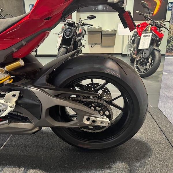 New 2025 Ducati Panigale V4 