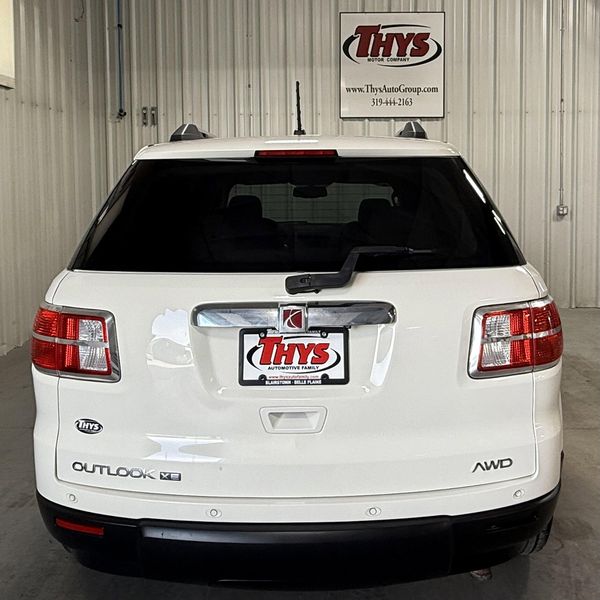 Used 2010 Saturn Outlook XE PremiumImage 4