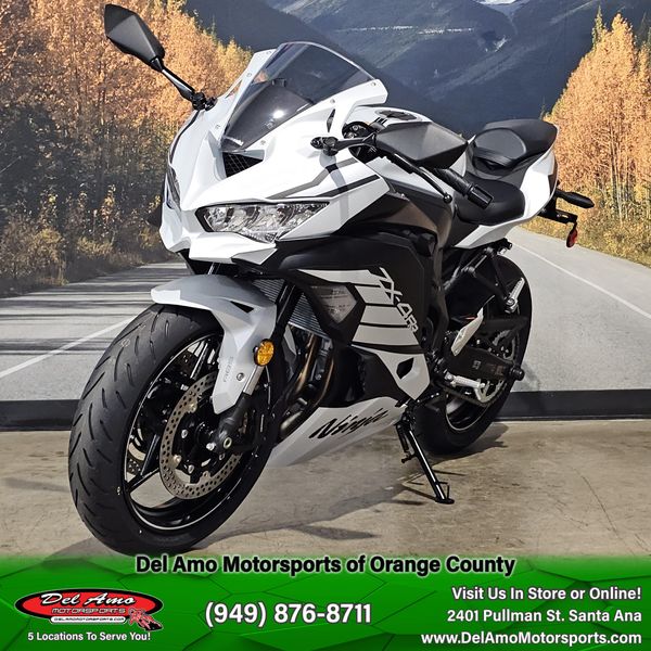 New 2025 Kawasaki NINJA ZX-4RR ABS Image 4