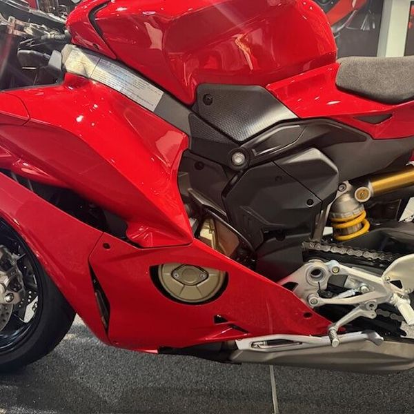 New 2025 Ducati Panigale V4 