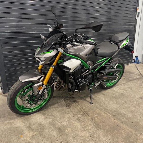Used 2025 Kawasaki Z900 SE ABS 