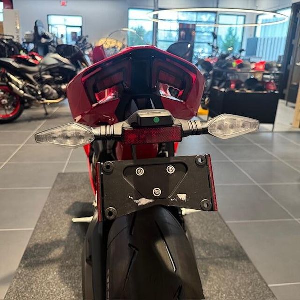 New 2025 Ducati Panigale V4 