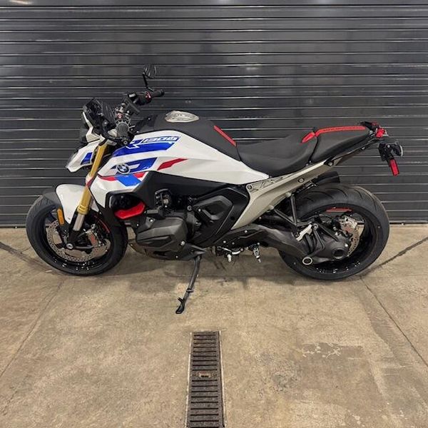 New 2026 BMW R 1300 R 