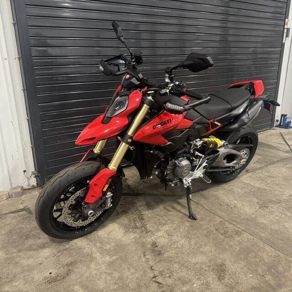 New 2027 Ducati HYPERMOTARD V2 