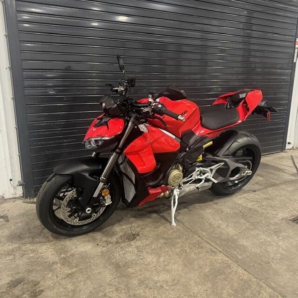 New 2027 Ducati STREETFIGHTER V4 