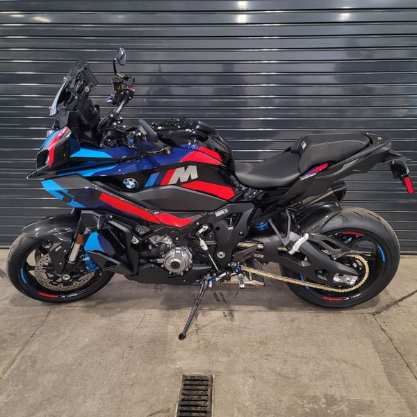 2025 BMW M 1000 XR