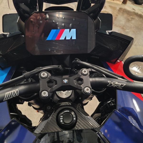 2025 BMW M 1000 XR