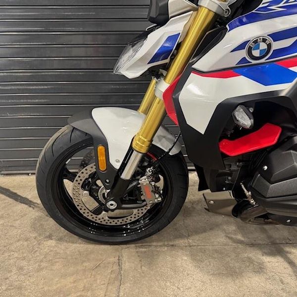 New 2026 BMW R 1300 R 