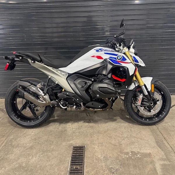 New 2026 BMW R 1300 R 